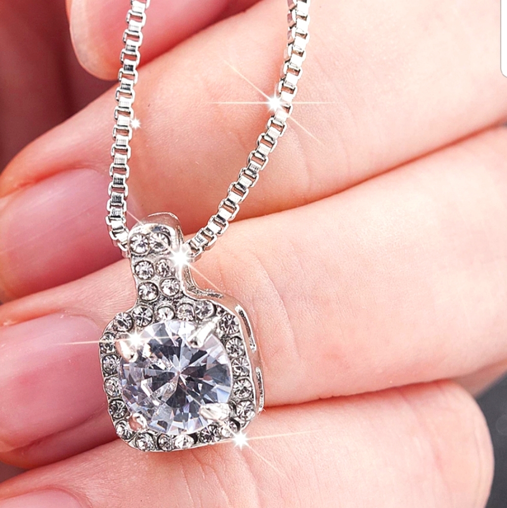 New square rhinestone Crystal zircon necklace!! - Picture 1 of 4